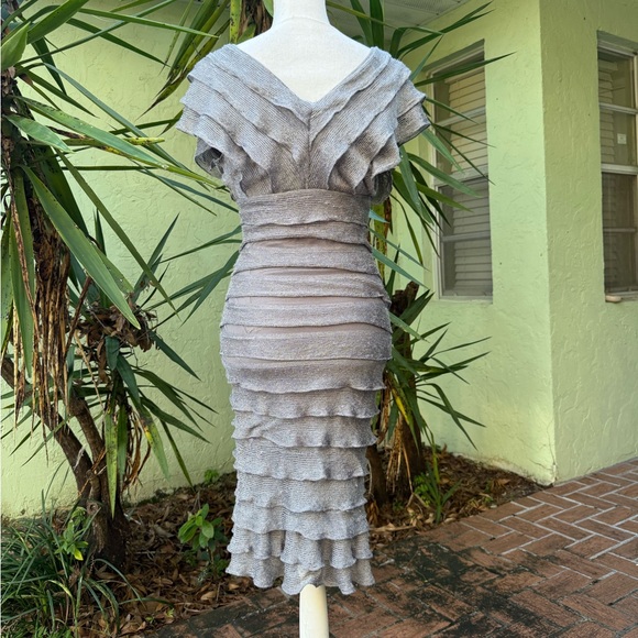 Silver Gray Tiered Sweetheart Neckline Dress - Picture 3 of 6